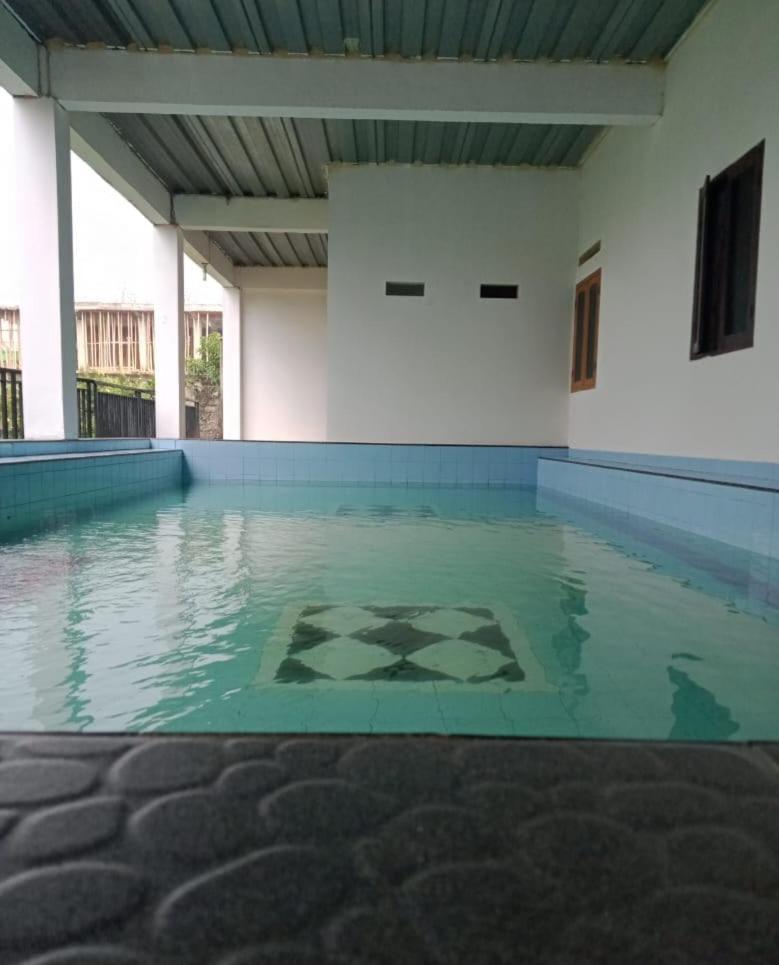 Kampung Istal Villa Pamijahan Bogor Buitenkant foto